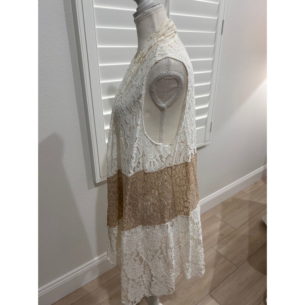 Chicos Cream and Beige crochet lace Sleeveless vest Chicos Size 2 (L/12) - Picture 3 of 8